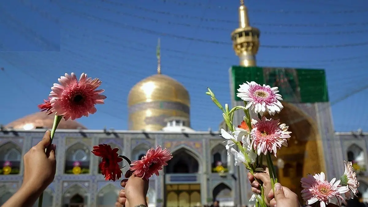 گلباران حرم نورانی امام رضا(ع) همزمان با شب میلاد