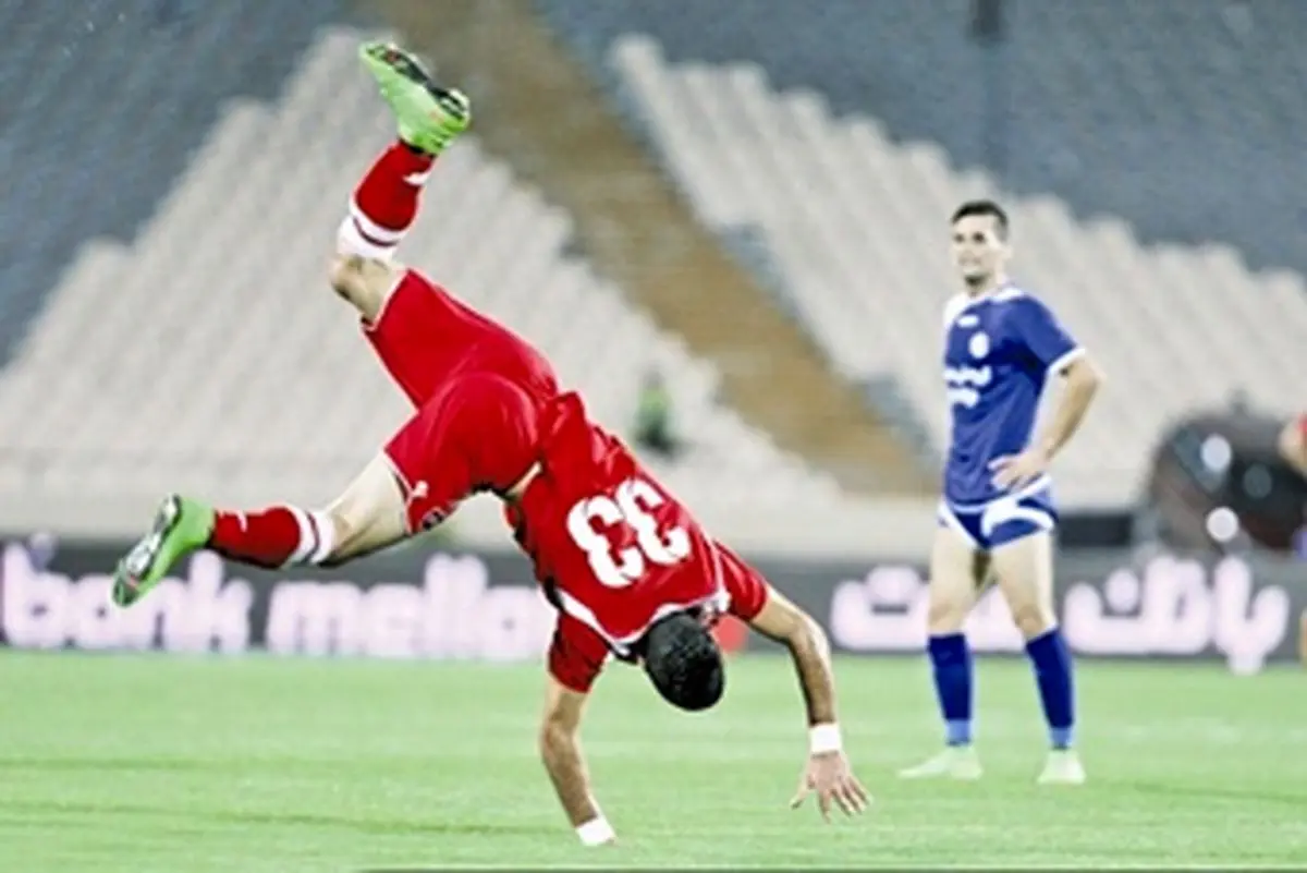 زلزله سرخ به قلعه آبی رسید