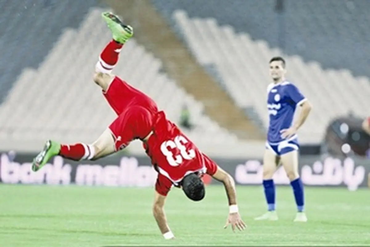زلزله سرخ به قلعه آبی رسید