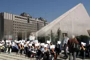 دومین روز تجمع بازنشستگان فولاد مقابل مجلس 