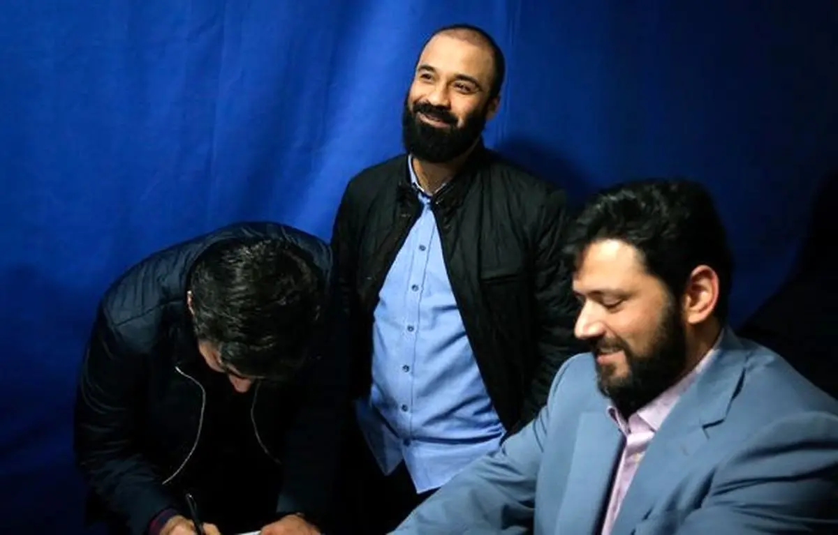 حرکت عجیب دو مداح معروف در قبرستان/عکس