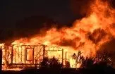 آتش سوزی وسیع در کالیفرنیا خانه ها را ویران کرد/تصاویر
