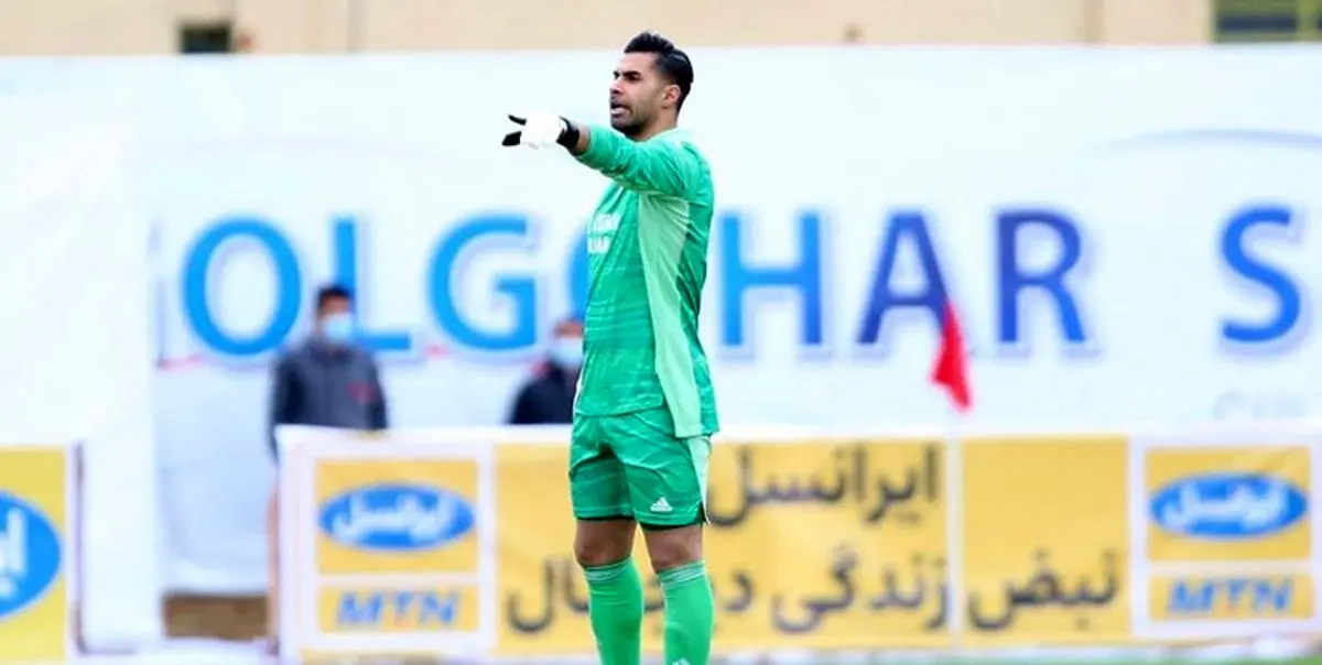 حمله هواداران پرسپولیس به فروزان با لیزر