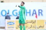 حمله هواداران پرسپولیس به فروزان با لیزر
