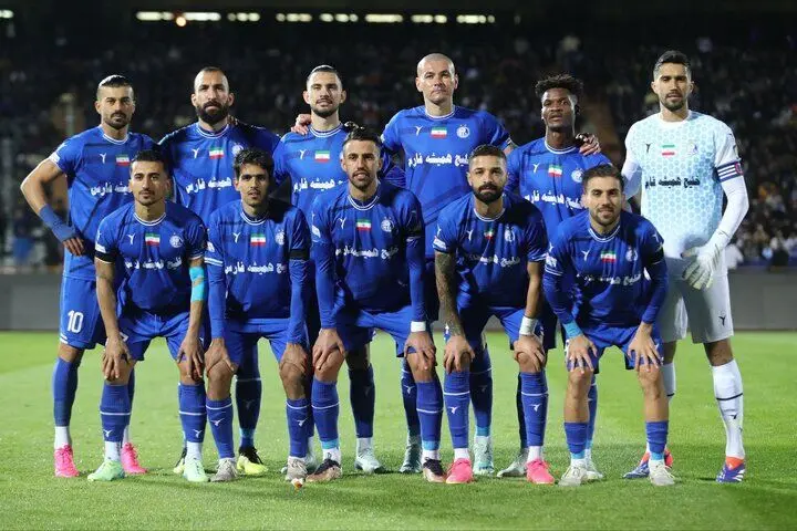 استقلالی‌ها به دنیال جذب یک مدافع 