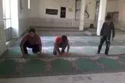 
۲۰۰ متر فرش سجاده ای به مسجد حضرت ابوالفضل (ع) ریگان اهدا شد