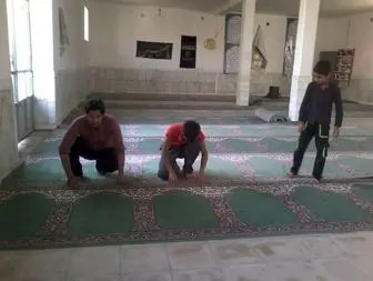 
۲۰۰ متر فرش سجاده ای به مسجد حضرت ابوالفضل (ع) ریگان اهدا شد