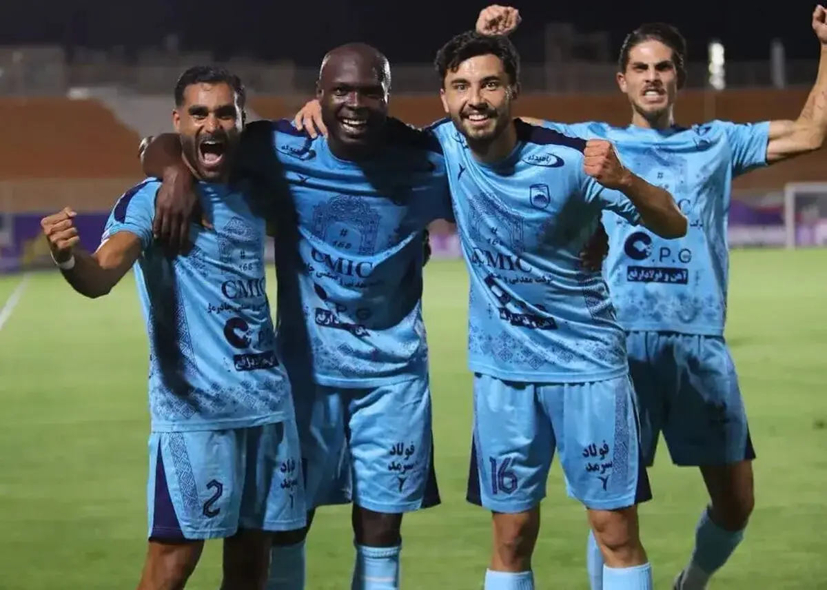 محمدطاها طباطبایی در حسرت اولین گل با پیراهن چادرملو