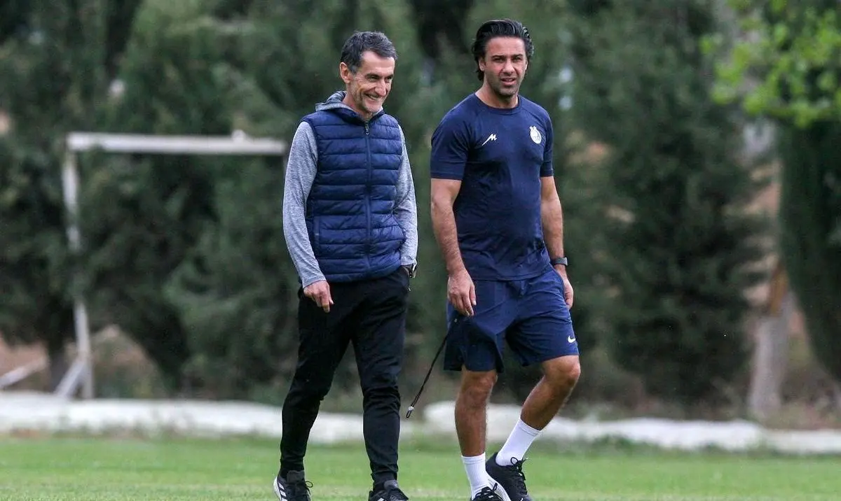 غیبت مشکوک سرمربی استقلالی در اردوی تیم خود
