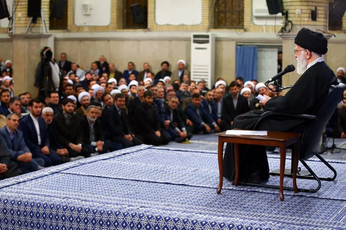 رهبر انقلاب: مردم با کسانی که روز عاشورا جوان بسیجی را کتک زدند قهرند و آشتی هم نمیکنند