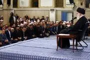 رهبر انقلاب برای دیدار با مردم آذربایجان شرقی وارد حسینیه‌ امام شدند