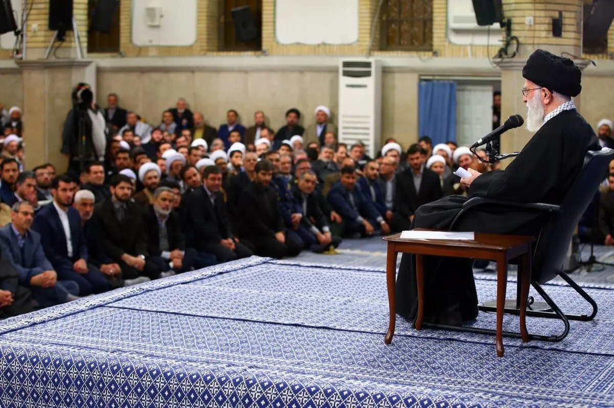 رهبر انقلاب: مردم با کسانی که روز عاشورا جوان بسیجی را کتک زدند قهرند و آشتی هم نمی‌کنند