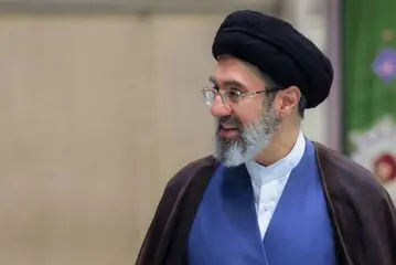 ادعای واکنش رهبری به نامه رئیس جمهور در فضای مجازی از اساس کذب و خلاف واقع است