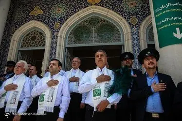 گل آرایی ضریح مطهر حضرت معصومه(س)/ گزارش تصویری 