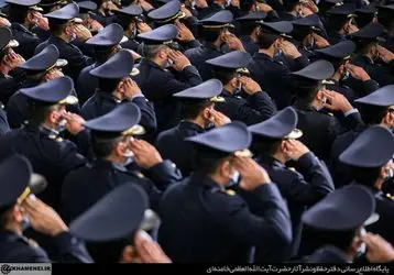 دیدار جمعی از فرماندهان نیروی هوایی و پدافند هوایی ارتش با رهبر انقلاب/گزارش تصویری