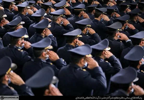 دیدار جمعی از فرماندهان نیروی هوایی و پدافند هوایی ارتش با رهبر انقلاب/گزارش تصویری