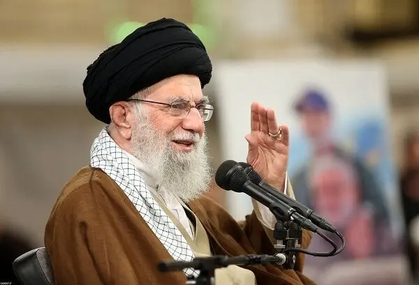 دیدار مداحان و شاعران اهل بیت‌(ع) با مقام معظم رهبری/گزارش تصویری
