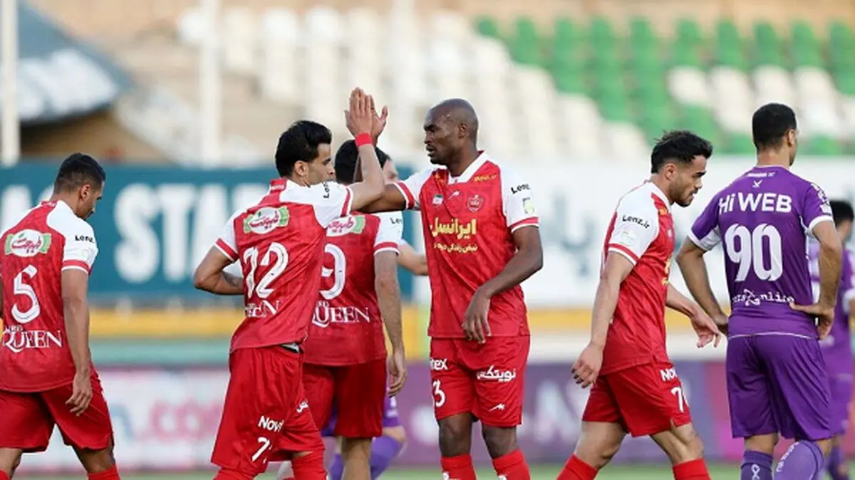 ستاره پرسپولیس مترجم عربی شد!