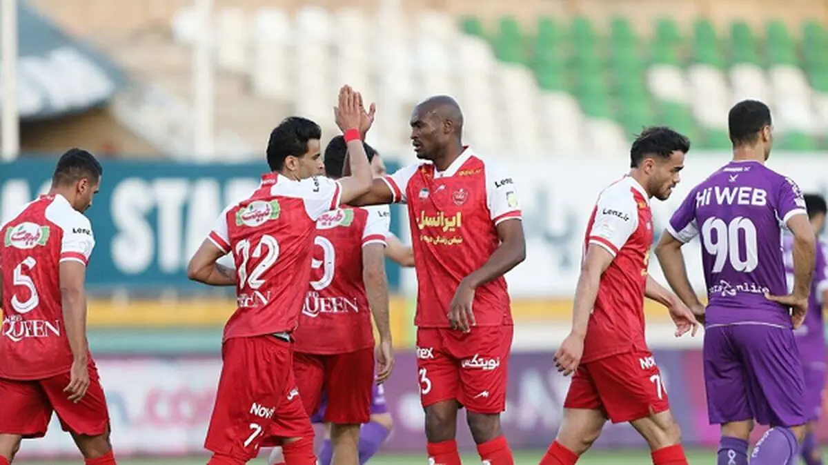 ستاره پرسپولیس مترجم عربی شد!