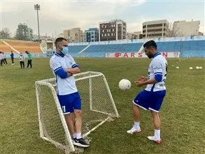 جنجال در تمرین استقلال/ درگیری لیدرها و هواداران