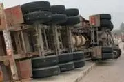 
6 کشته و مجروح در برخورد دو کامیون

