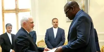 سفیر جدید سنگال در تهران رونوشت استوارنامه خود را تقدیم ظریف کرد