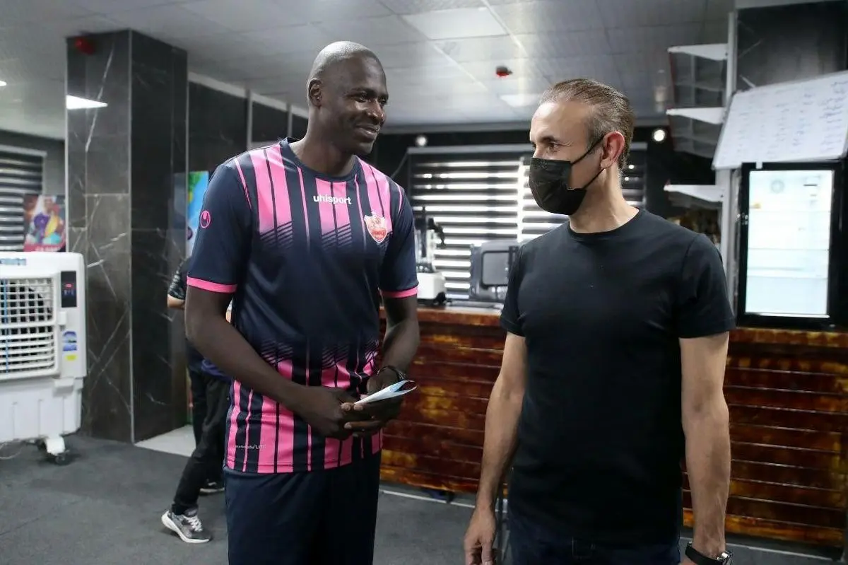 ستاره آفریقایی دل سرمربی پرسپولیس را برد
