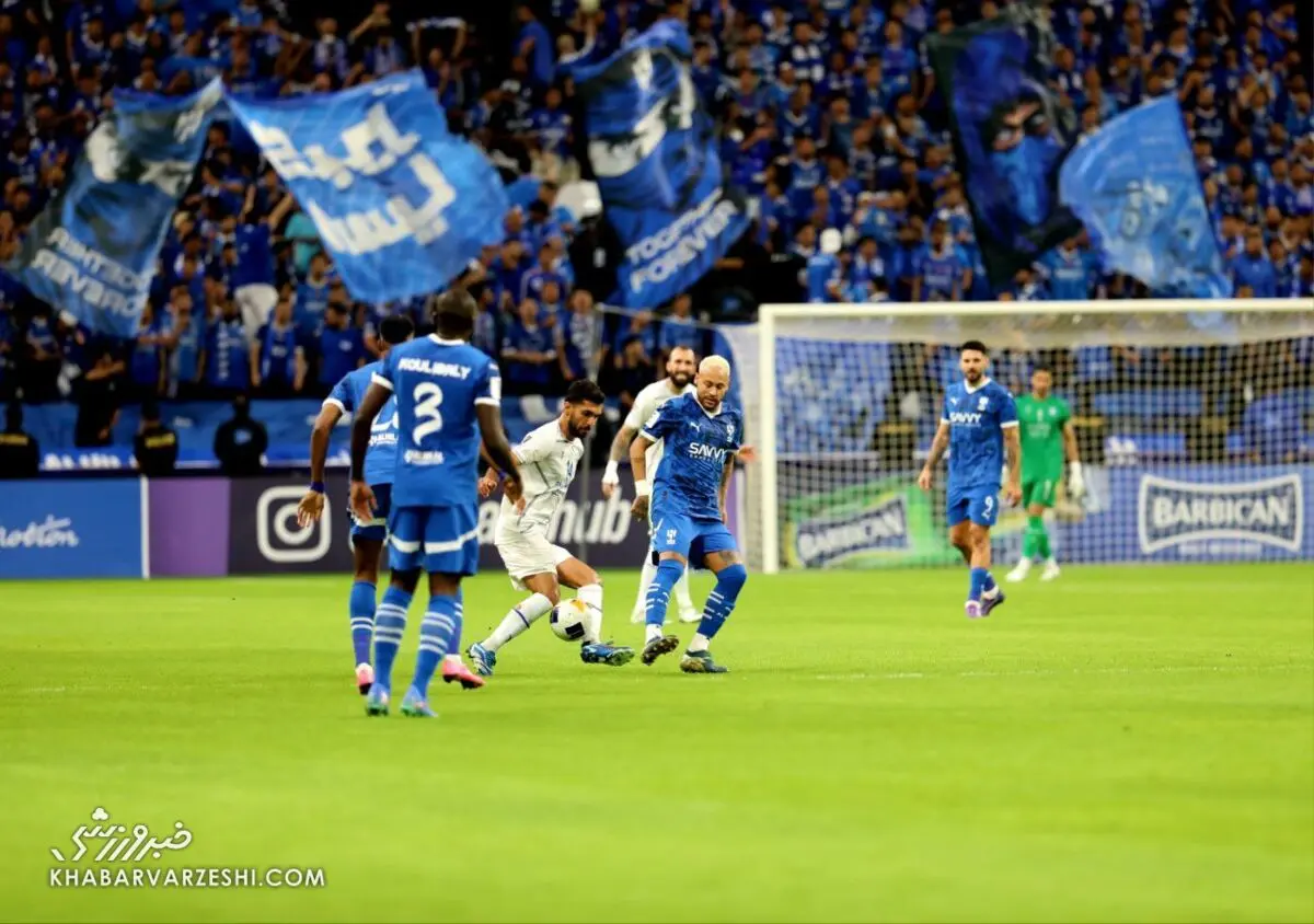 درخشان: هرکس ژوائو را آورده باید جوابگوی مردم باشد/ پرسپولیس افتاده دست یک مشت آدم فریبکار/ این بازیکن‌ها نباید از شعاع ۱۰۰ متری پرسپولیس رد شوند