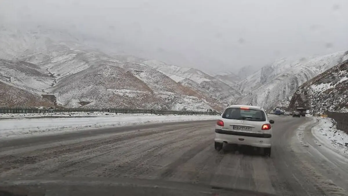 بارش برف و باران در محورهای 13 استان
