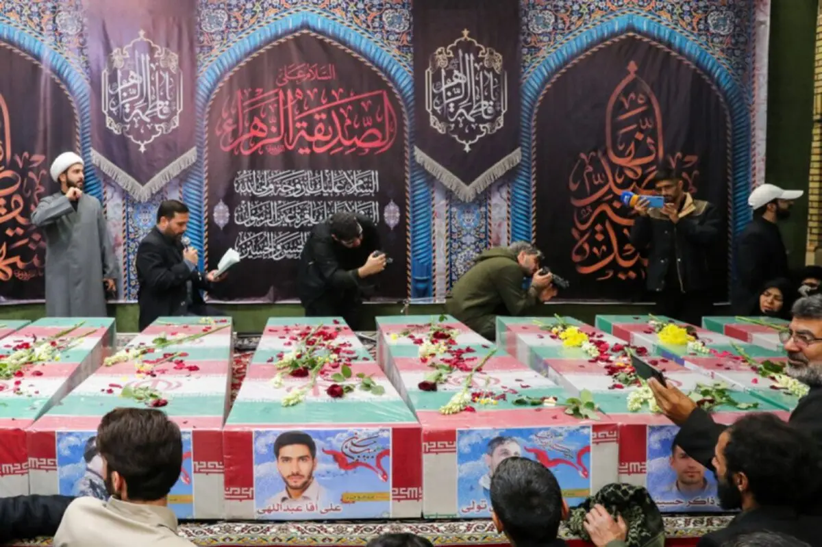 بدرقه لاله های خونین خان طومان در تهران + فیلم 