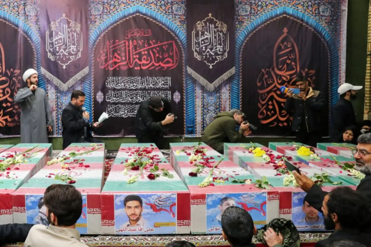 بدرقه لاله های خونین خان طومان در تهران + فیلم 
