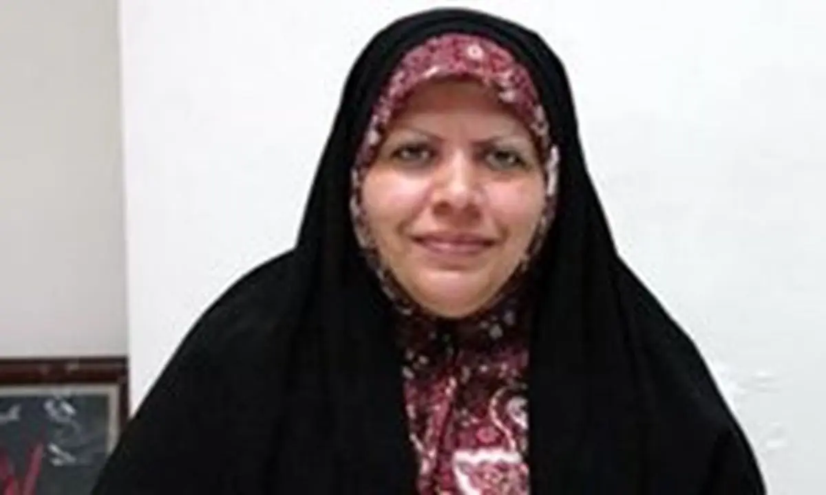 خانهنشینی یک مدیر کارآمد زن به دلیل استفاده از چادر