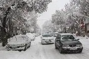 خیابان‌های زنجان پس از بارش برف سنگین‌ و تعطیلی مدارس