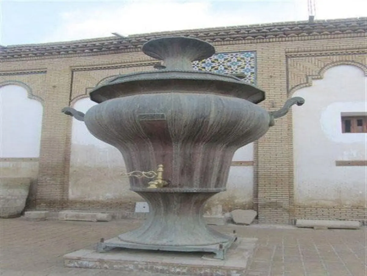ساخت یکی از بزرگترین سماورهای سنگی جهان در چناران