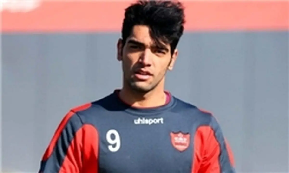 شماره ۹ در پرسپولیس ماندنی میشود؟