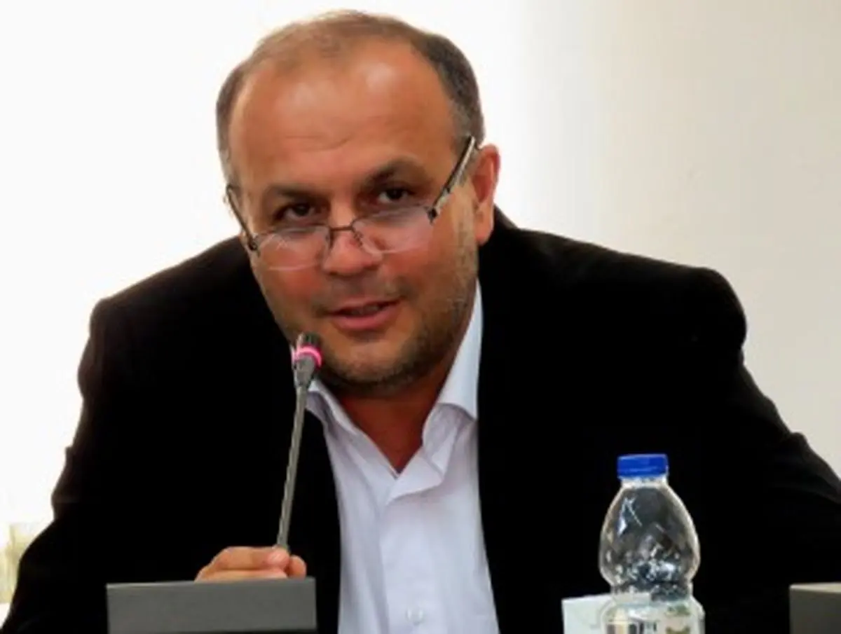 صنعت خودرو باید با قدرت به حرکت خود ادامه دهد