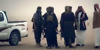 تصویری جالب از فرماندهان آمریکایی در کنار پرچم داعش