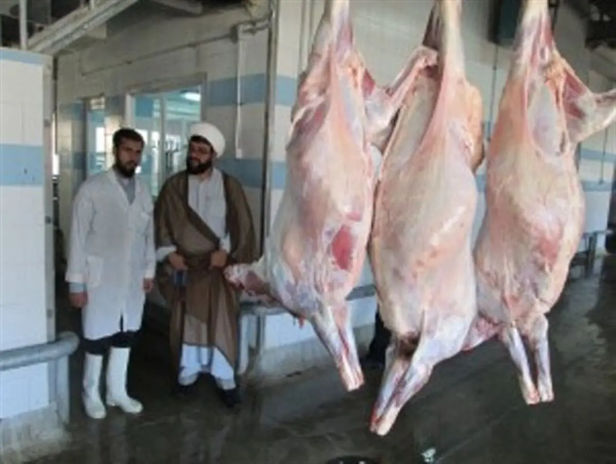 در همه کشتارگاه های استان کار ذبح به صورت دستی انجام می گیرد