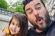 محسن کیایی در کنار دختر بانمکش+ عکس