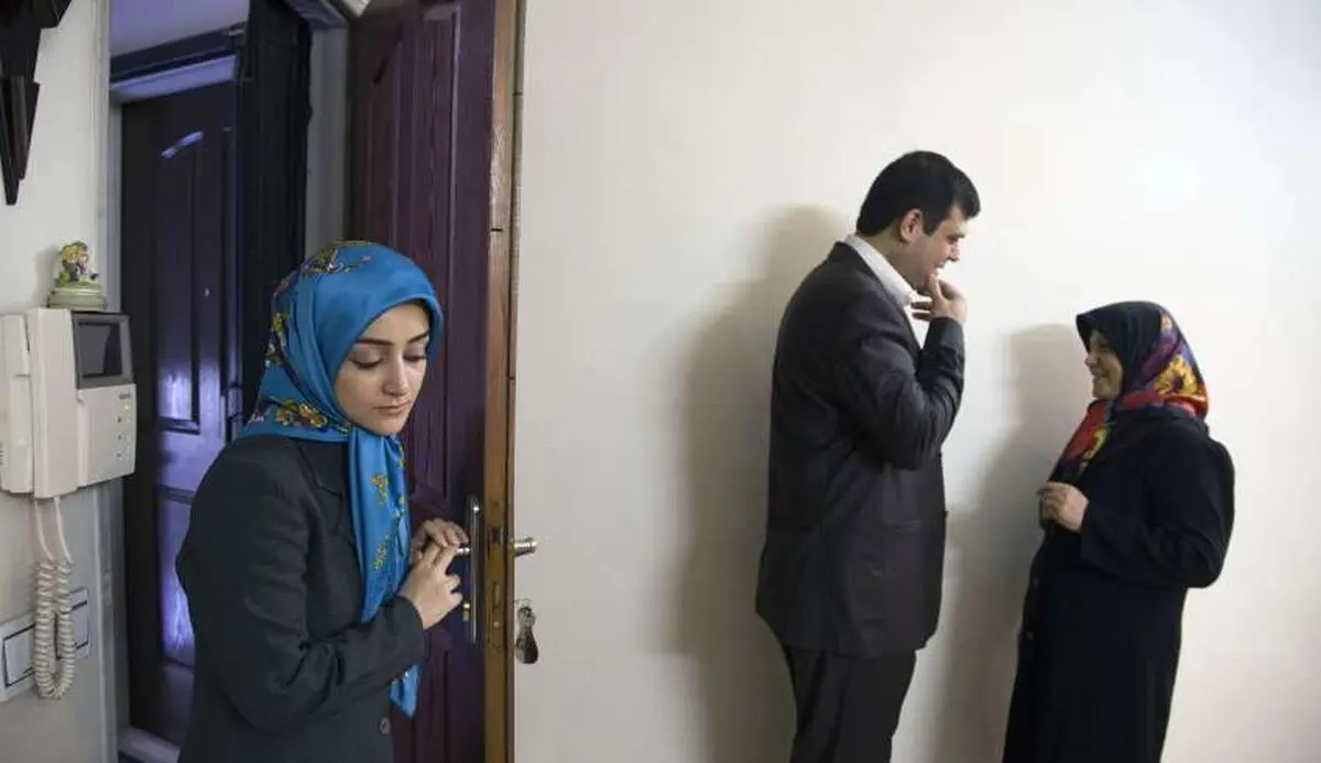با دخالت های خانواده همسرم چه کار کنم؟