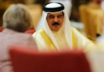 نقاب شاه بحرین افتاد