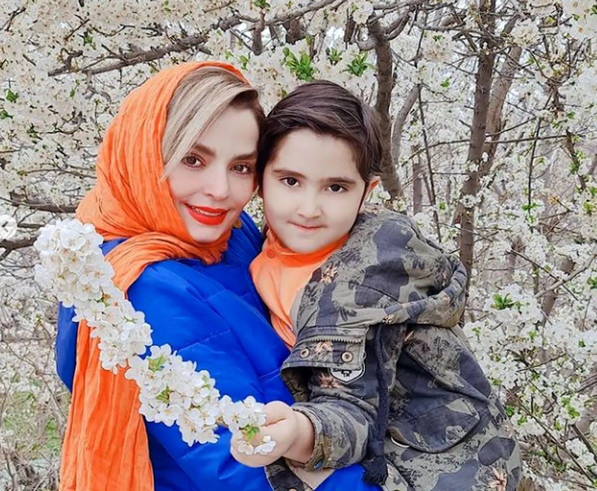 لبخند زورکی پسر سپیده خداوردی در روز دانش آموز /عکس