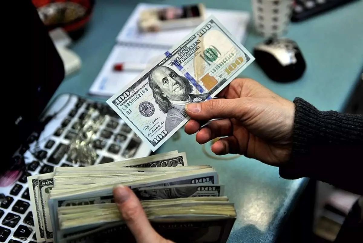 نظر علی لاریجانی درباره نرخ دلار / او نامزد ریاست جمهوری می‌شود؟
