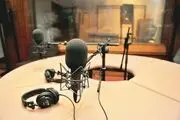 نامرئی شدن خانم مجری در یک برنامه زنده!/فیلم
