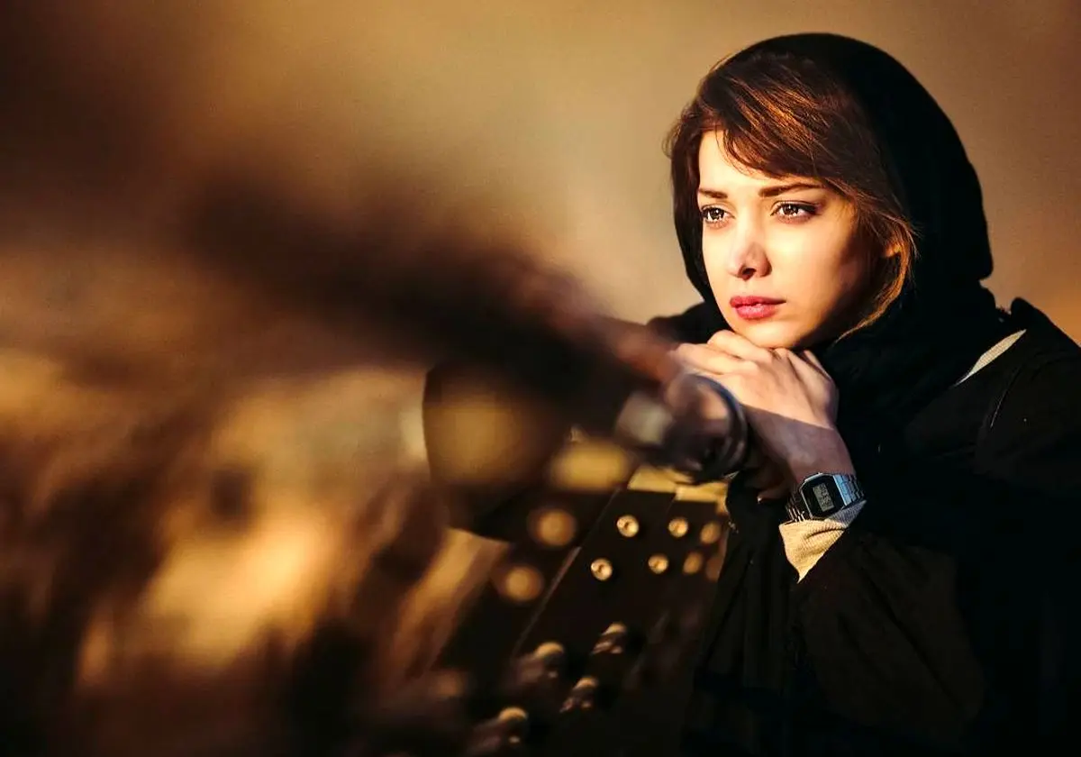 دخترک بدون ماسک روشنک گرامی /عکس