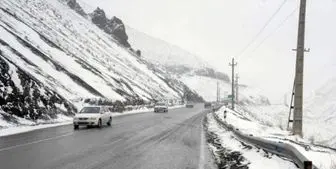 برف و باران در جاده‌های ۱۳ استان
