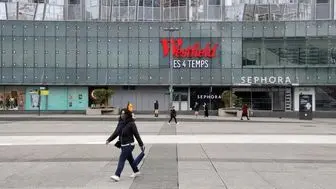  تخلیه یک مرکز تجاری در پاریس با حضور فردی مسلح  
