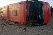 برخورد اتوبوس با گاردریل در نطنز 7 نفر را مصدوم کرد