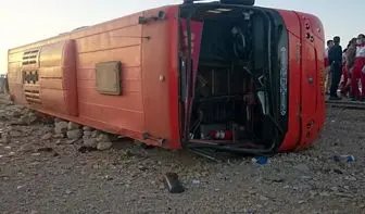 واژگونی اتوبوس 12 مجروح بر جا گذاشت