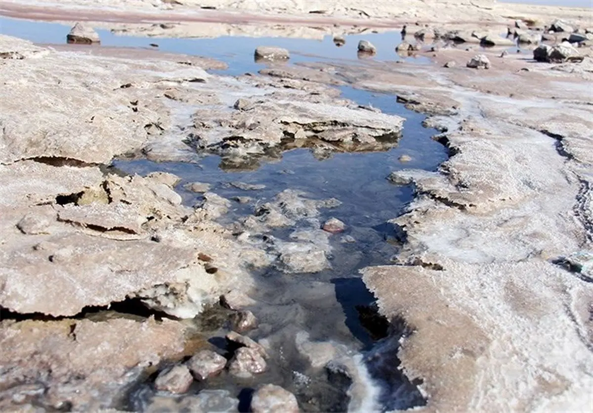 آب
۲۱۲ روستای حاشیه دریاچه ارومیه شور شد